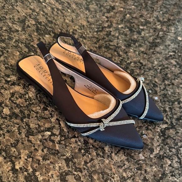 Journee Collection Rebel Black Flats with embellished rhinestones Design NWT 6 - Picture 1 of 9